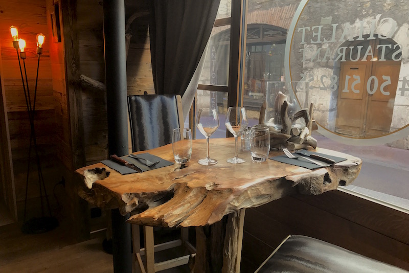 Le Chalet Vitrine Mange Debout